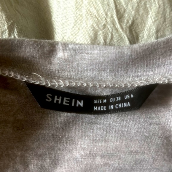 Scripted Cropped Tank - Picture 3 of 3